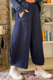 Bateau Needlecord 7/8 Barrel Culotte Pant Navy
